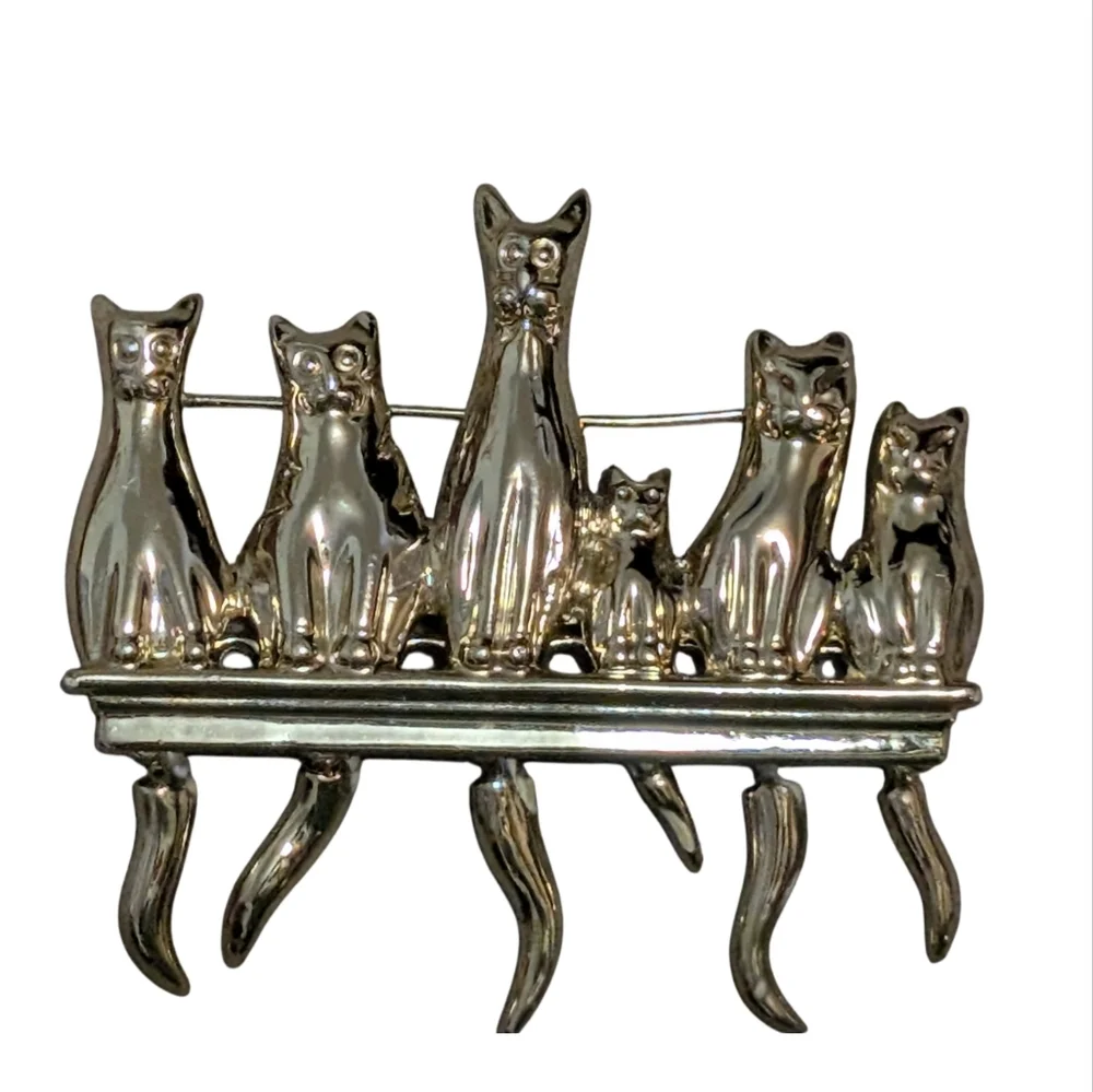 Moving Tails Cat Brooch/Pin